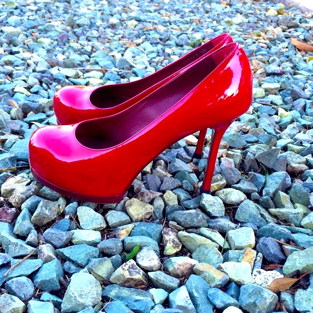 YSL Pump Shoes. Size 35. Will fit 6 U…